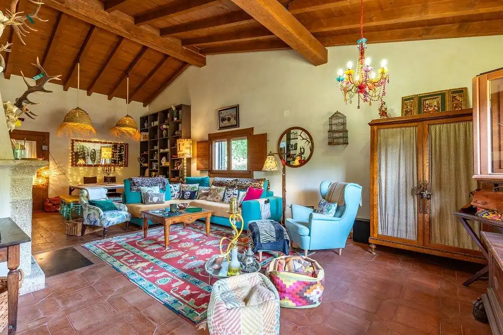 Sala de estar de Finca rústica en venta en Cuacos de Yuste con Jardín privado, Terraza y Piscina