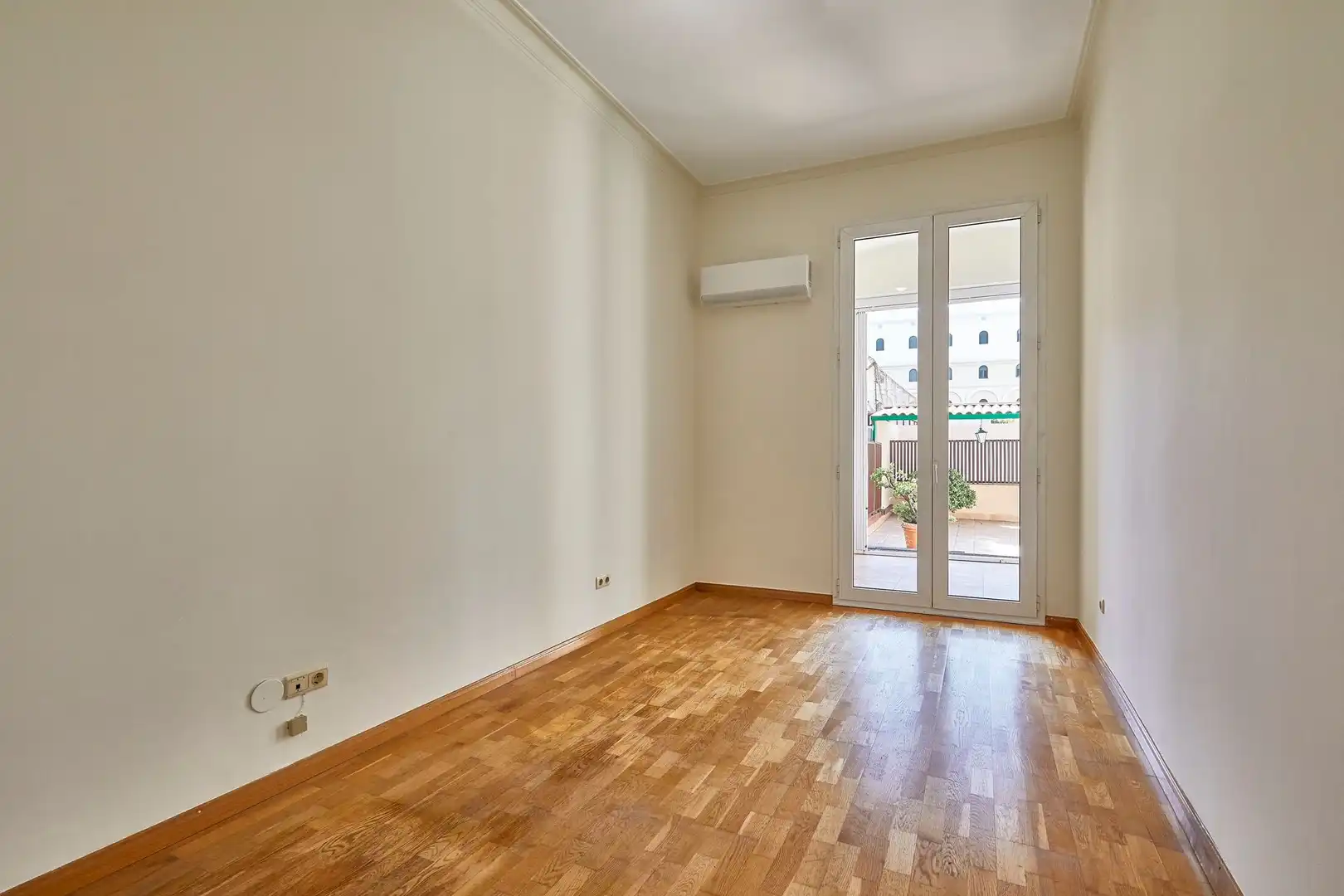 Balcony of Apartments for sale in Barcelona  with Air Conditioner, Terrace and Balcony