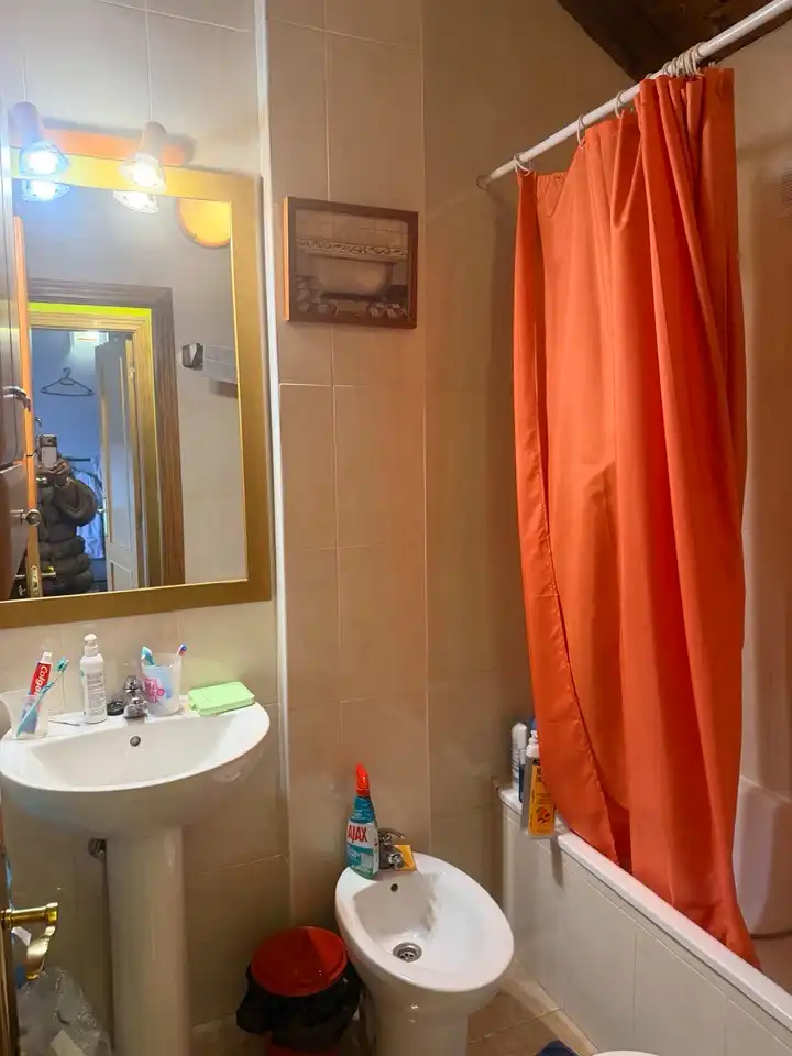Baño de Casa adosada en venta en Torrelavega  con Calefacción, Parquet y Terraza