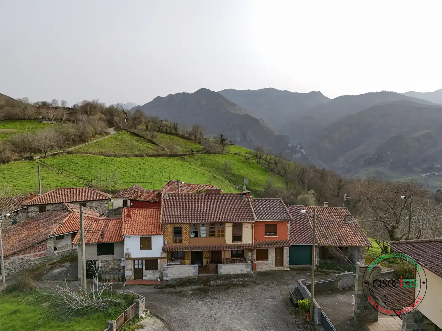 Vista exterior de Casa o chalet en venta en Parres con Calefacción y Terraza