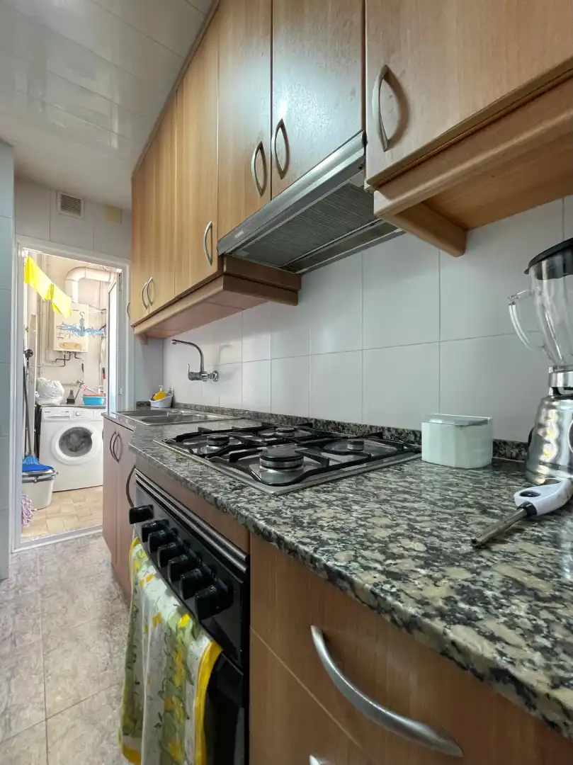 Cocina de Piso en venta en Barcelona con Aire acondicionado, Amueblado y Horno