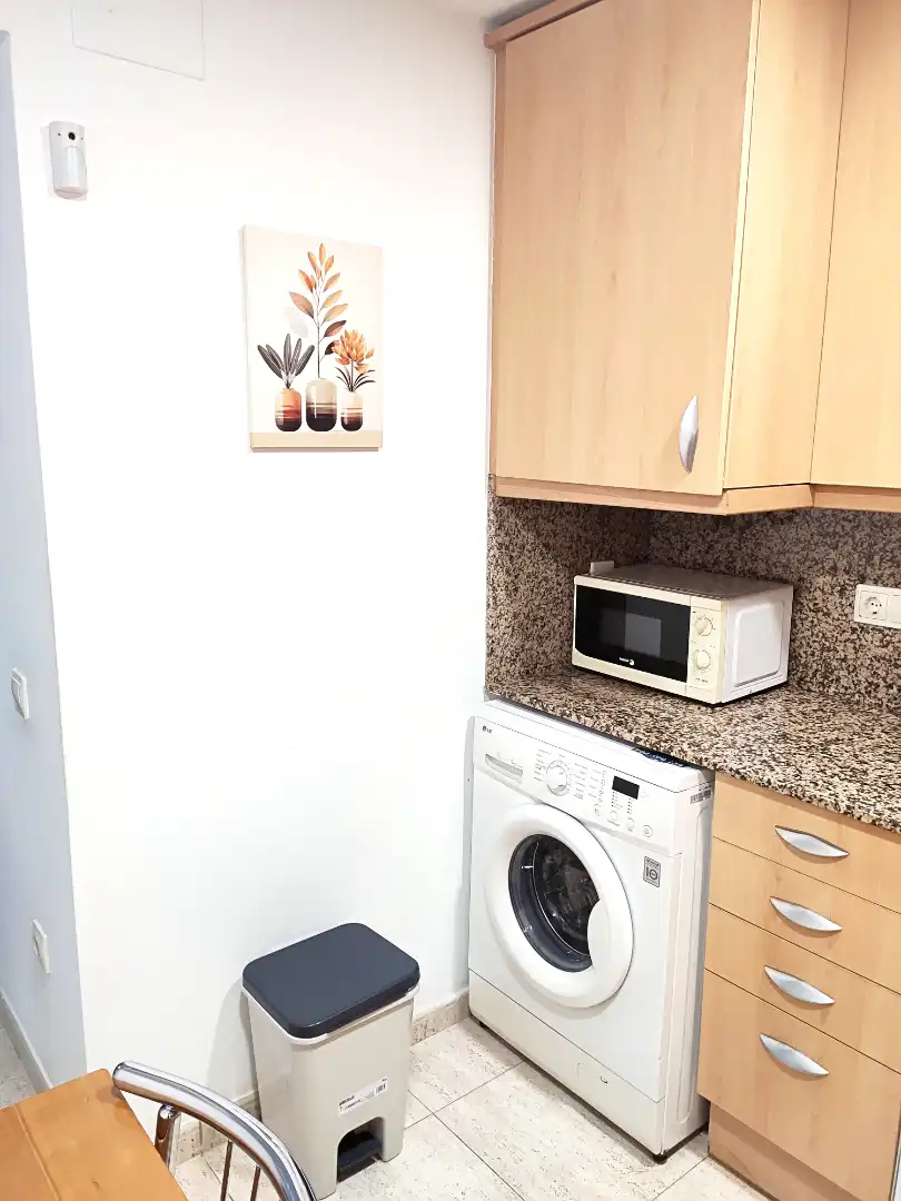 Cocina de Piso de alquiler en Terrassa con Amueblado, Horno y Lavadora