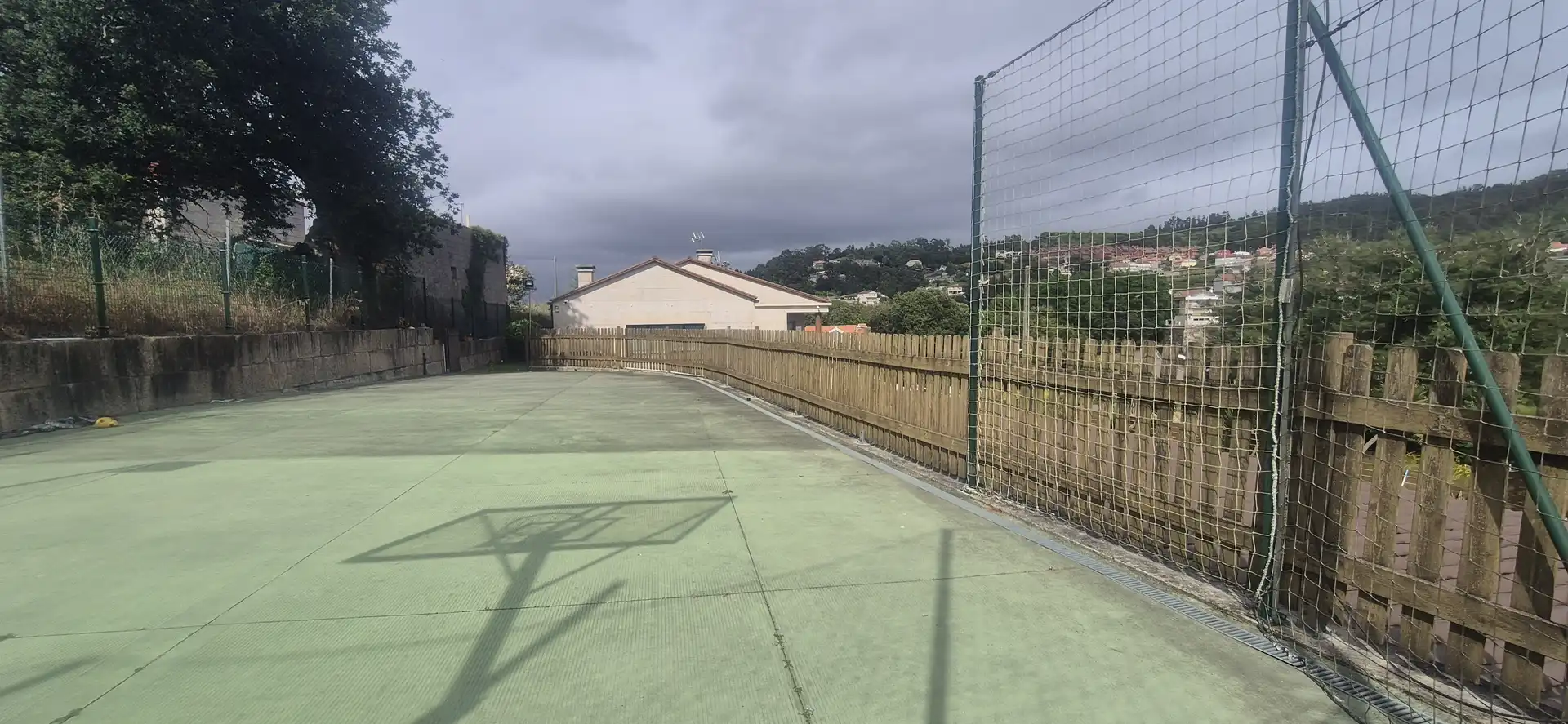 Parking de Casa o chalet en venta en Vigo  con Aire acondicionado, Calefacción y Jardín privado