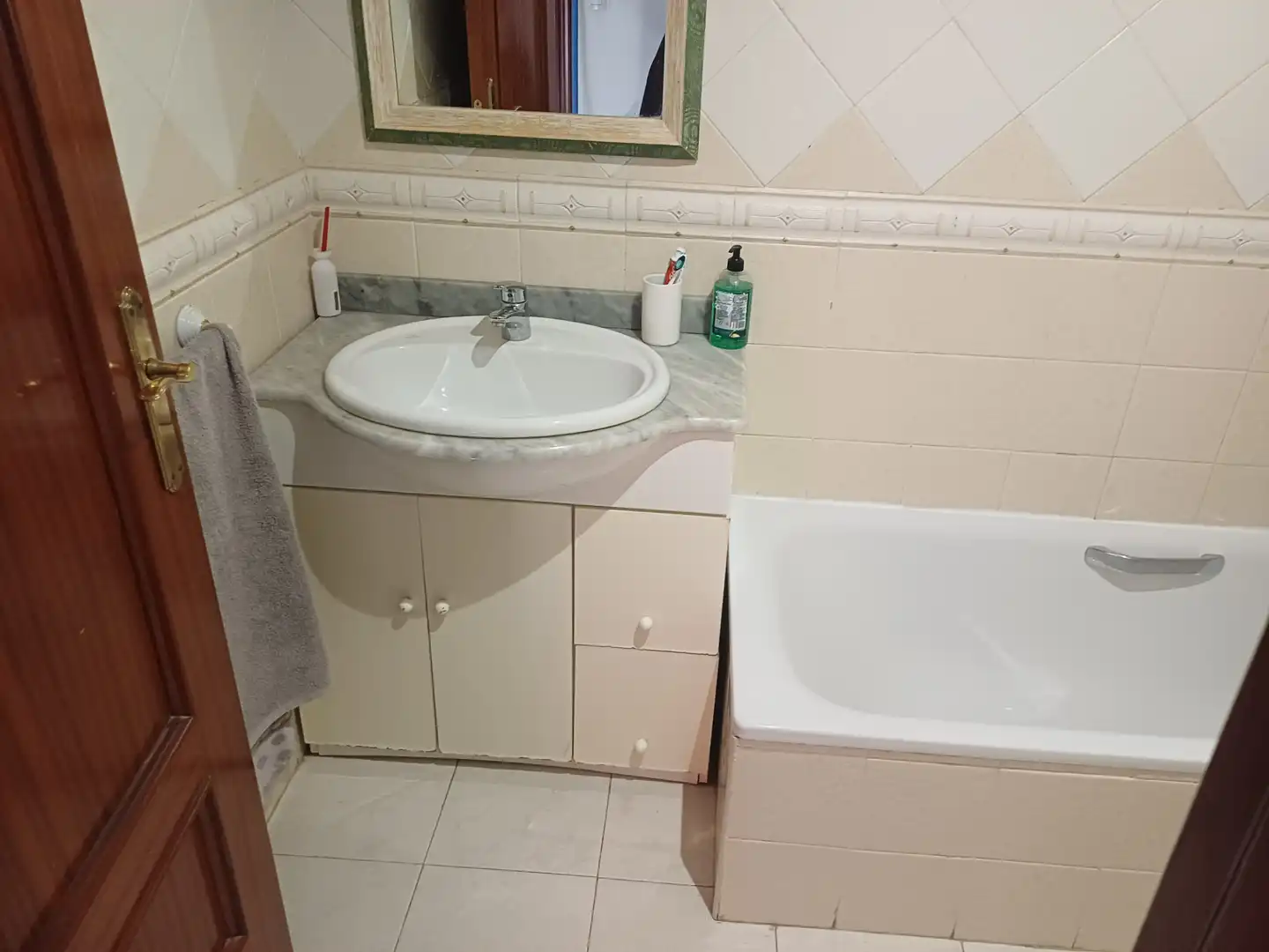 Badezimmer von Erdgeschoss zum Verkauf in Leioa mit Heizung, Privatgarten und Terrasse