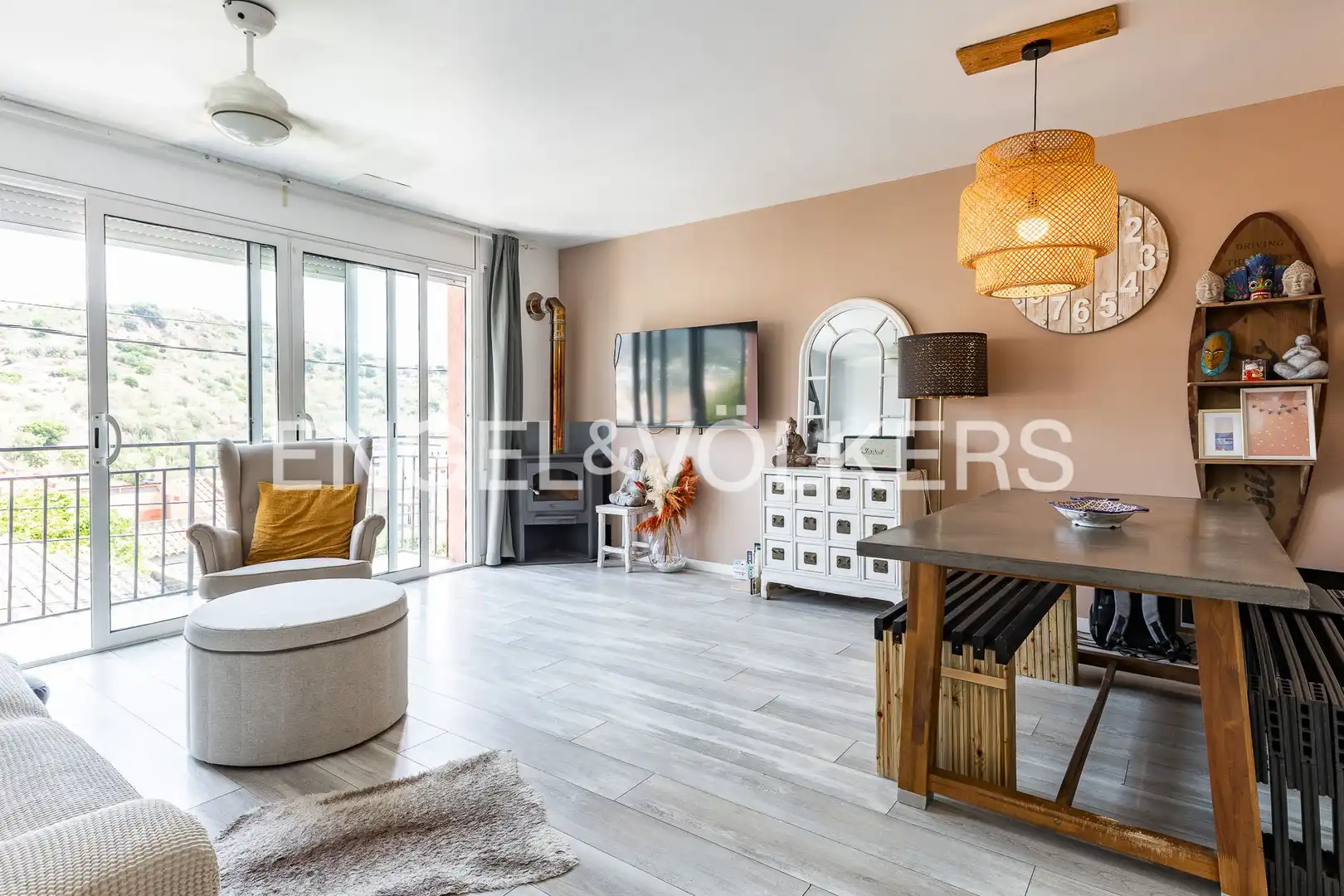 Sala d'estar de Casa adosada en venda en Montgat amb Calefacció, Parquet i Terrassa