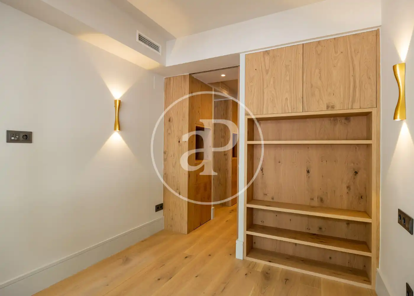 Wohnung zum Verkauf in Barcelona mit Klimaanlage und Heizung