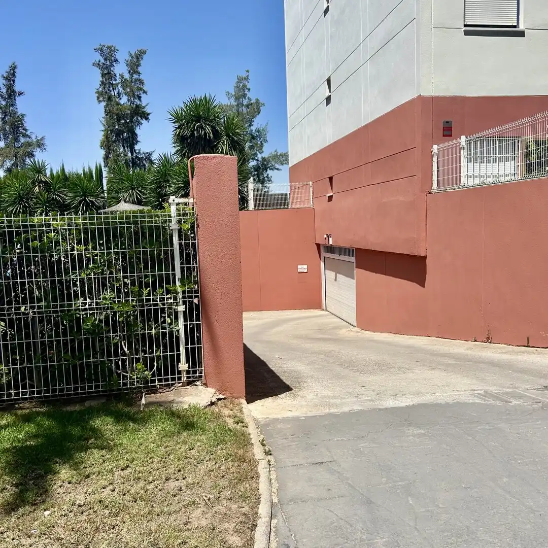Parking de Piso de alquiler en Riba-roja de Túria con Terraza, Trastero y Piscina