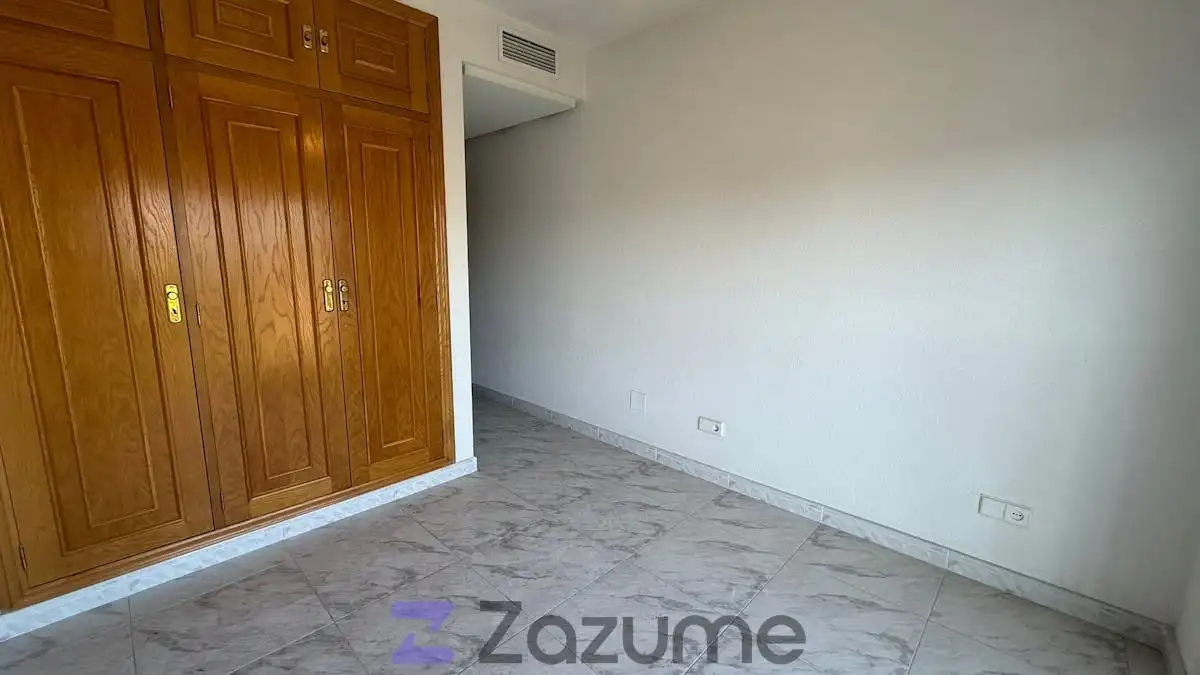 Schlafzimmer von Wohnung zur Miete in Murcia mit Abstellraum, Möbliert und Waschmaschine