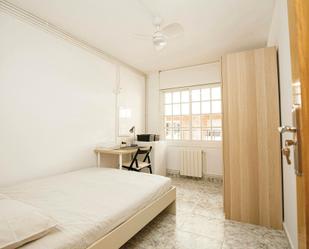 Bedroom of Flat to share in Badalona  with Heating and Washing machine