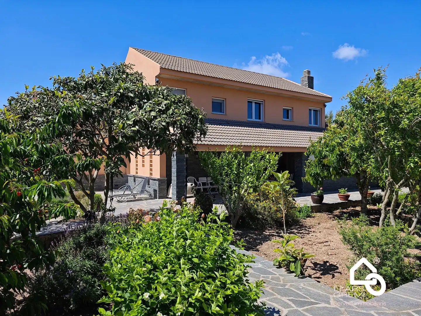 Vista exterior de Casa o xalet en venda en La Llacuna amb Calefacció, Jardí privat i Terrassa