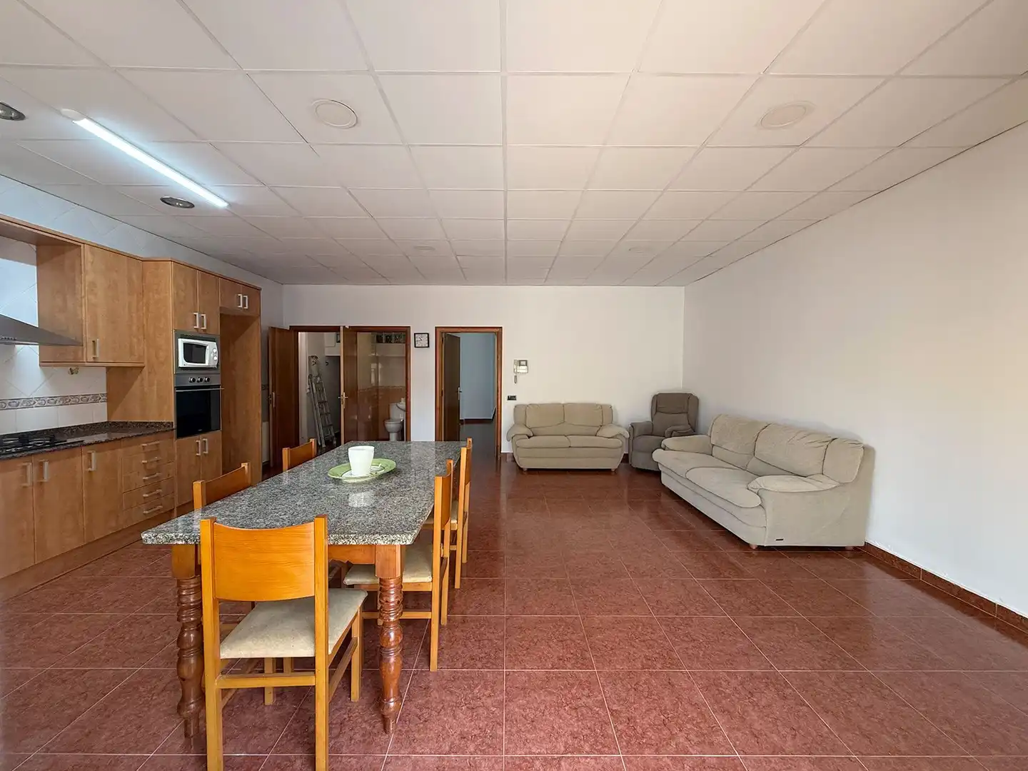 Sala d'estar de Casa adosada en venda en Sant Pere de Ribes amb Aire condicionat, Calefacció i Jardí privat