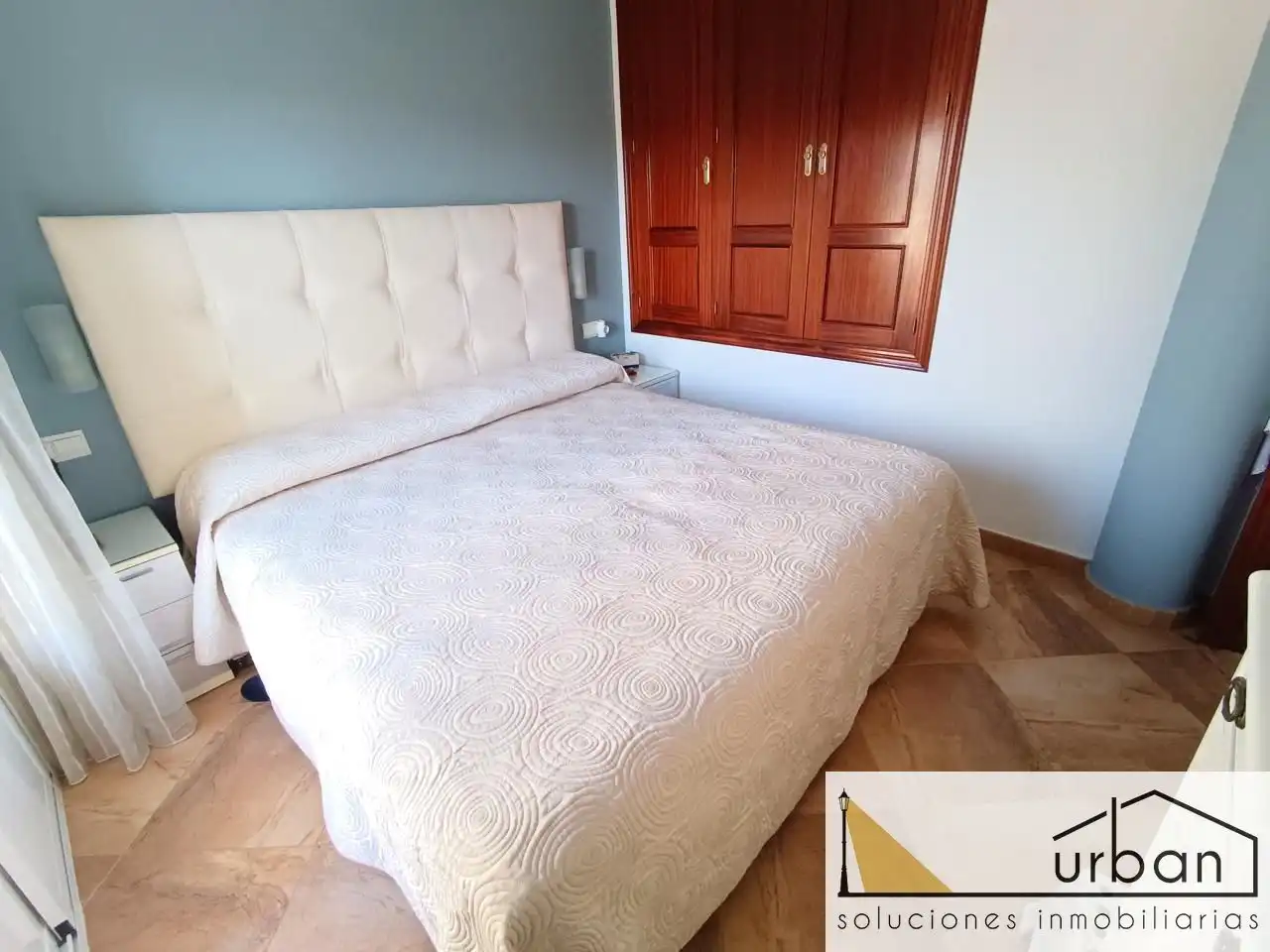 Schlafzimmer von Einfamilien-Reihenhaus zum Verkauf in Chipiona mit Klimaanlage, Abstellraum und Möbliert