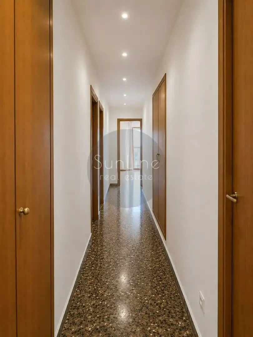 Wohnung zur Miete in Valencia mit Klimaanlage, Terrasse und Möbliert
