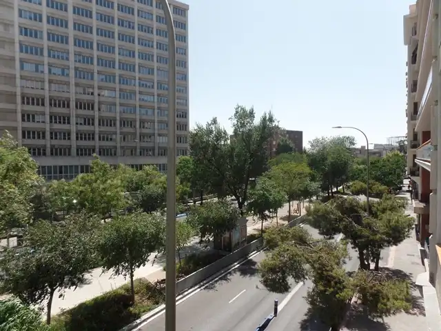 Außenansicht von Wohnung zur Miete in Madrid mit Heizung, Ofen und Waschmaschine