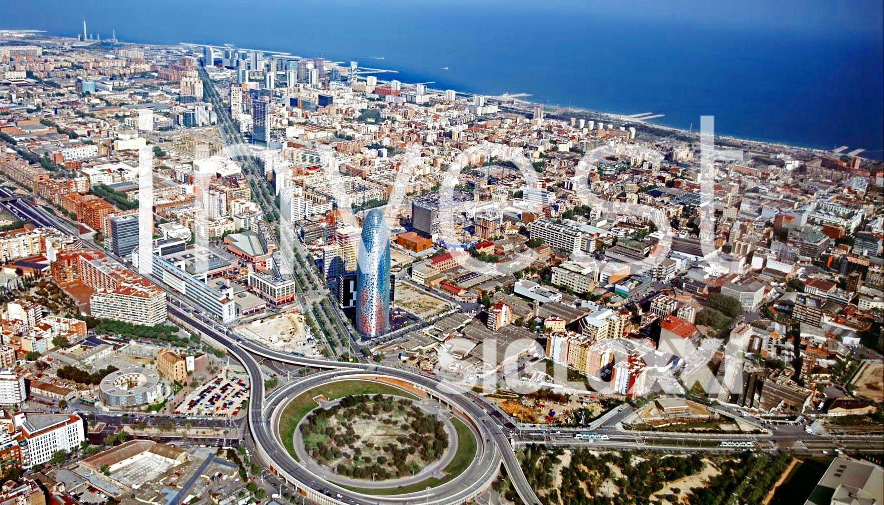 Exterior view of Premises for sale in  Barcelona Capital  with Air Conditioner