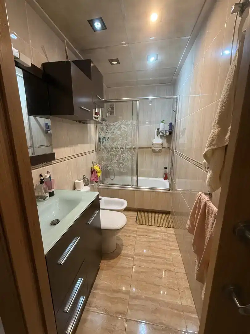 Bathroom of Flat for share in Águilas  with Parquet flooring, Furnished and Balcony