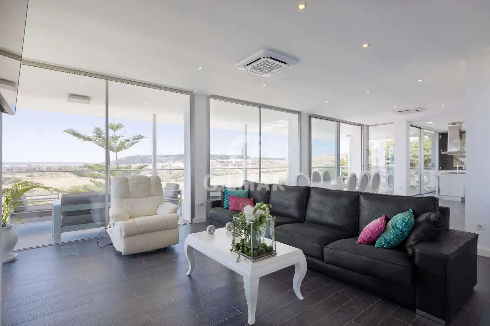 Sala de estar de Casa o chalet en venta en Zahara de los Atunes con Calefacción, Jardín privado y Piscina