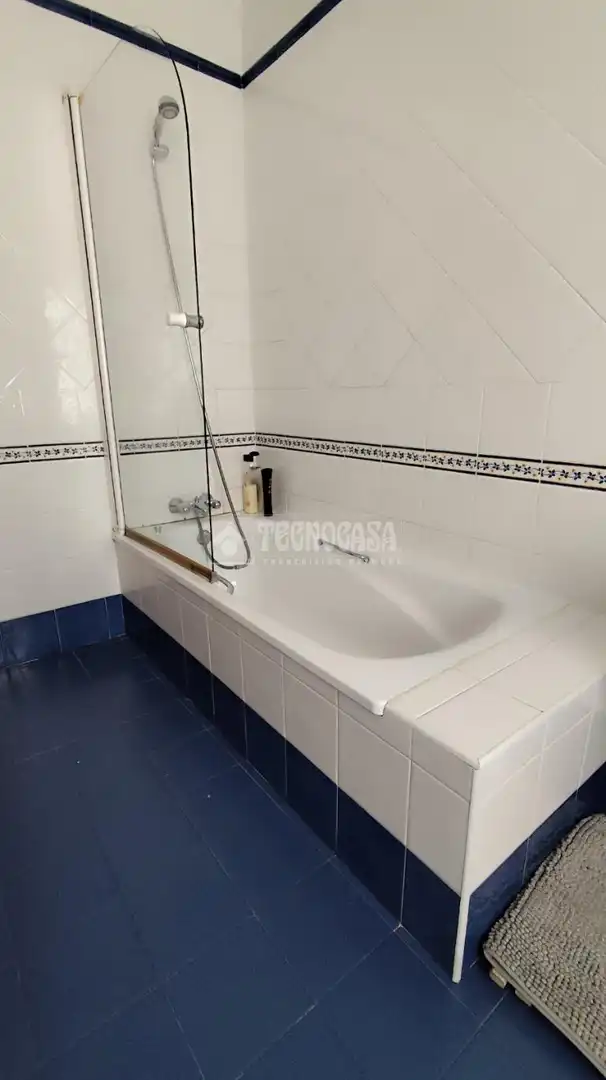 Bany de Pis en venda en Madrid amb Aire condicionat