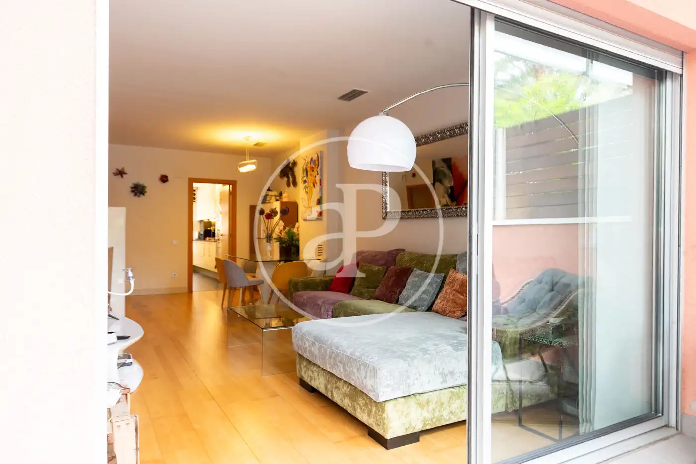 Außenansicht von Wohnung zum Verkauf in Barcelona mit Klimaanlage, Heizung und Privatgarten