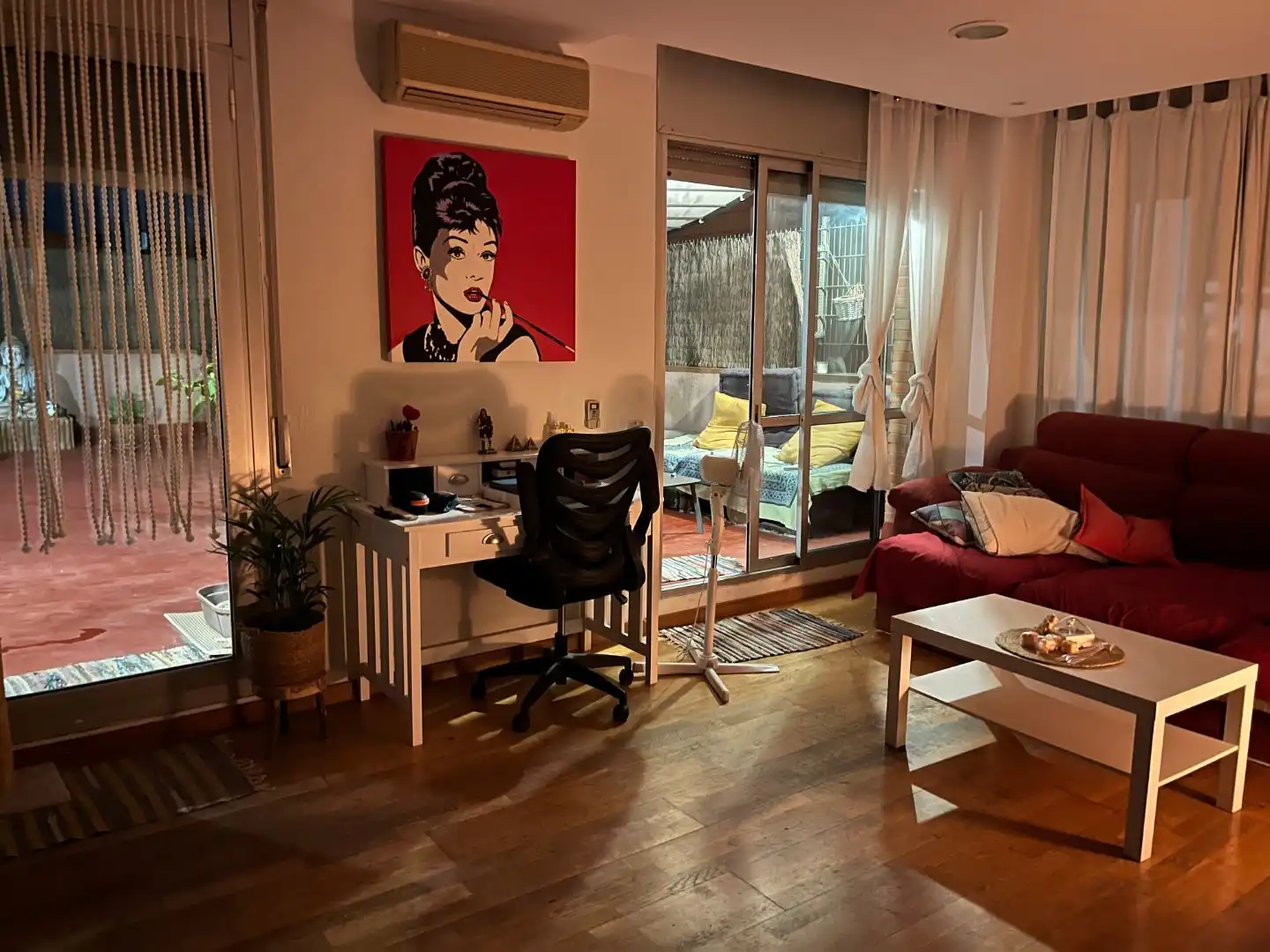 Sala de estar de Piso en venta en Cornellà de Llobregat con Aire acondicionado y Terraza
