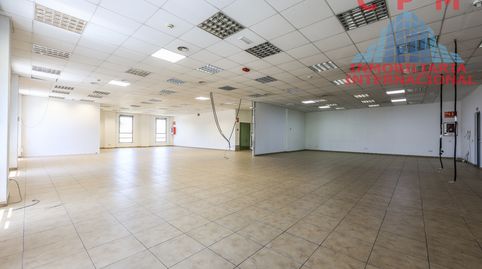 Foto 4 von Fabrikhallen zur Miete in Rejas, Madrid Capital