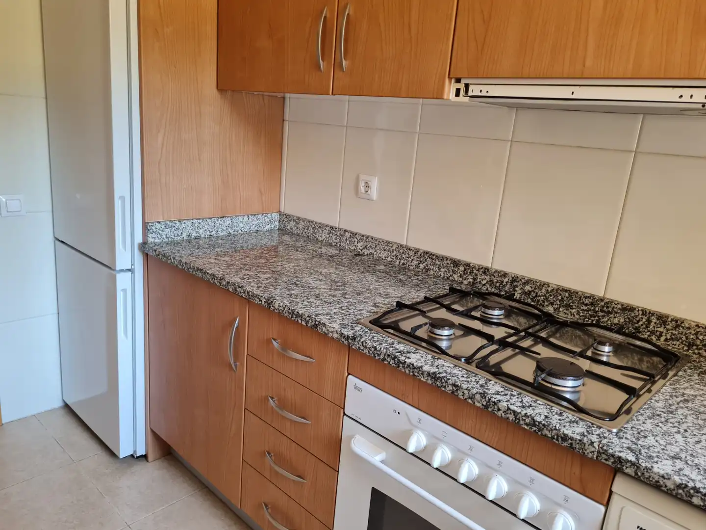 Cocina de Piso de alquiler en Girona con Calefacción, Amueblado y Horno