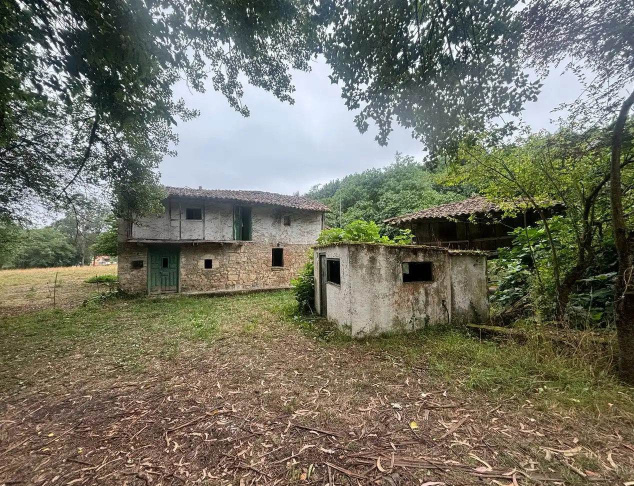 Finca rústica en venda en Gijón  amb Jardí privat