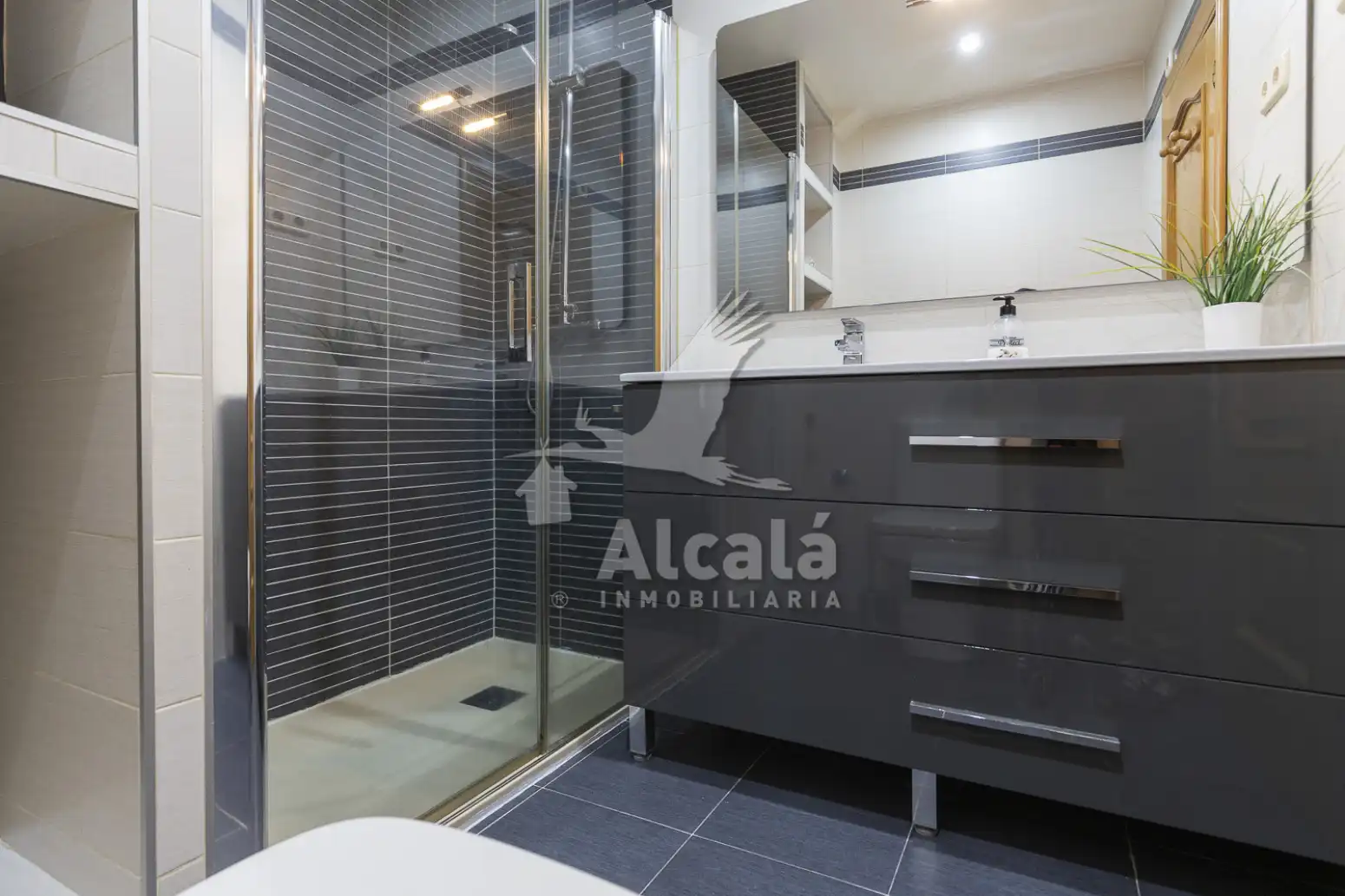 Baño de Piso en venta en Alcalá de Henares con Aire acondicionado, Calefacción y Parquet