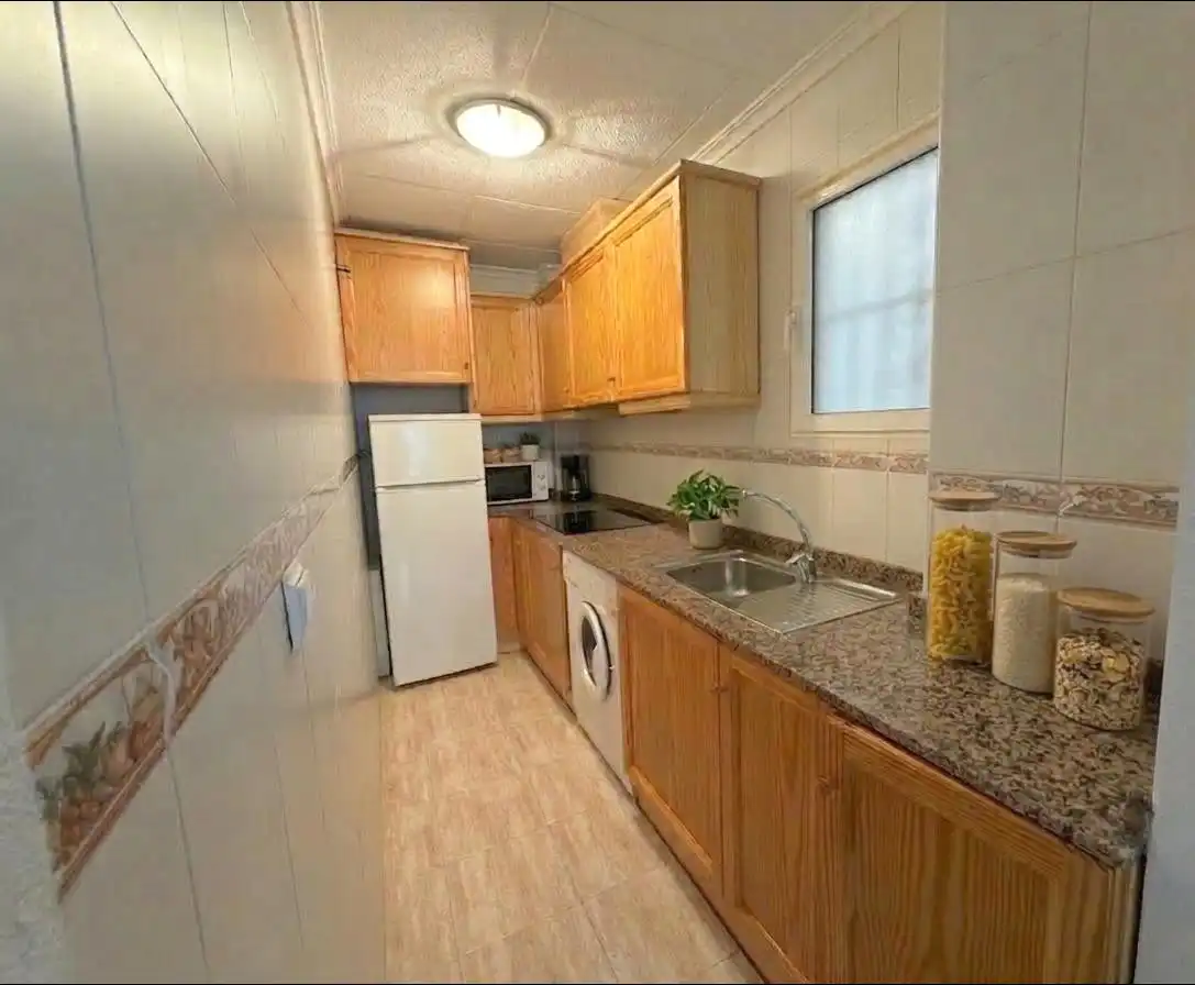Küche von Wohnungen zum Verkauf in Torrevieja mit Heizung, Terrasse und Möbliert