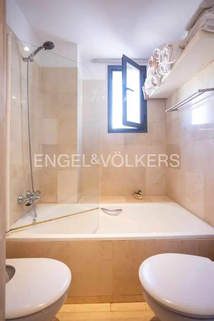 Baño de Ático en venta en Camas con Aire acondicionado, Calefacción y Jardín privado