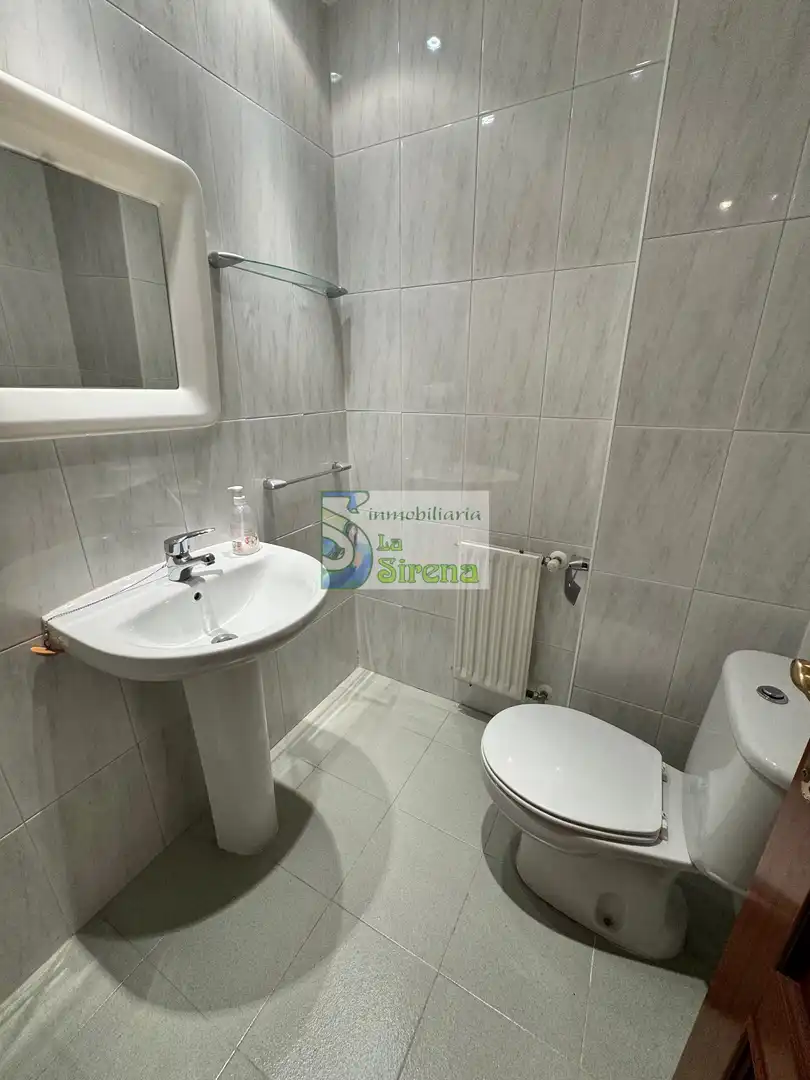Flat for rent in Calle Leonardo Rucabado, 28, Brazomar