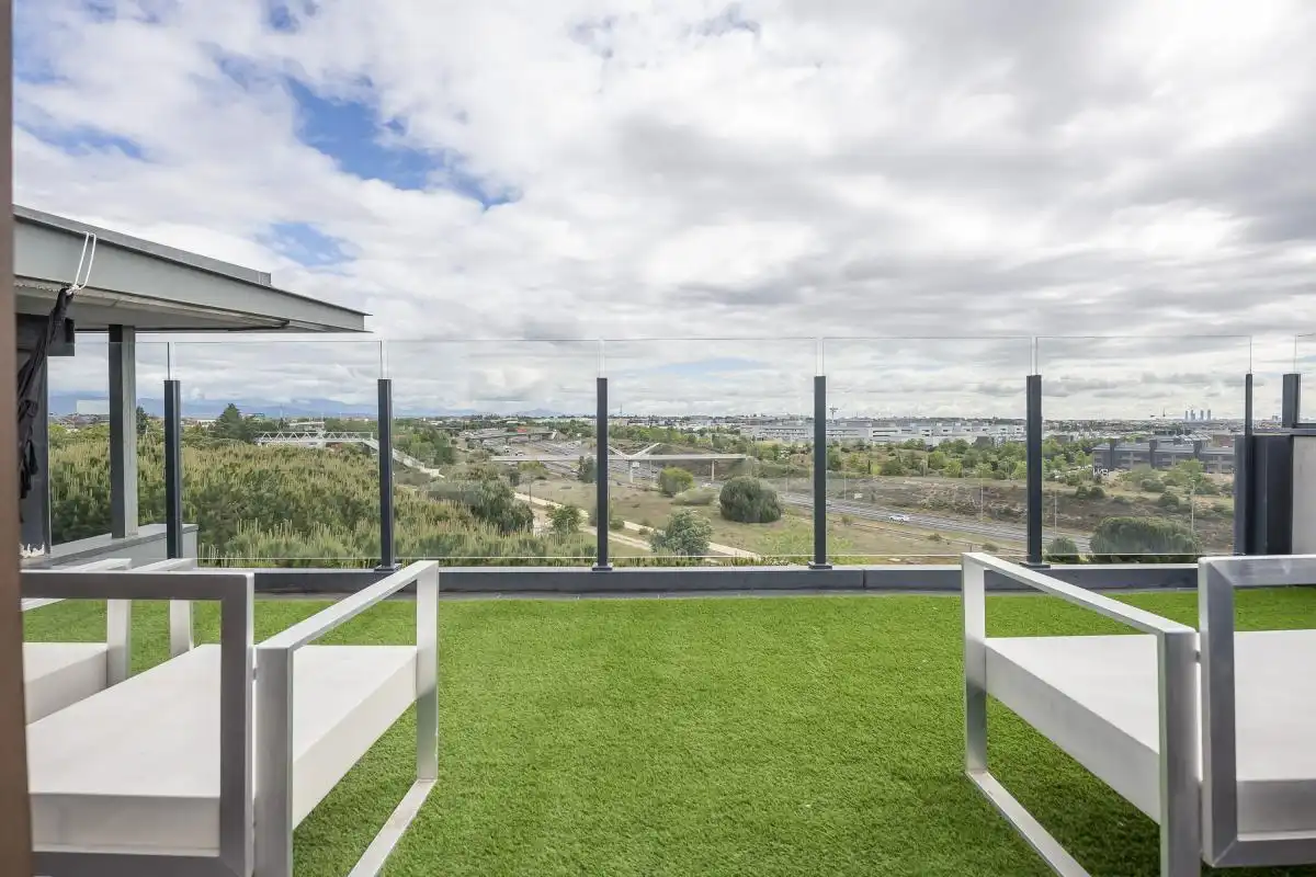 Terrassa de Àtic en venda en Majadahonda amb Aire condicionat, Calefacció i Jardí privat