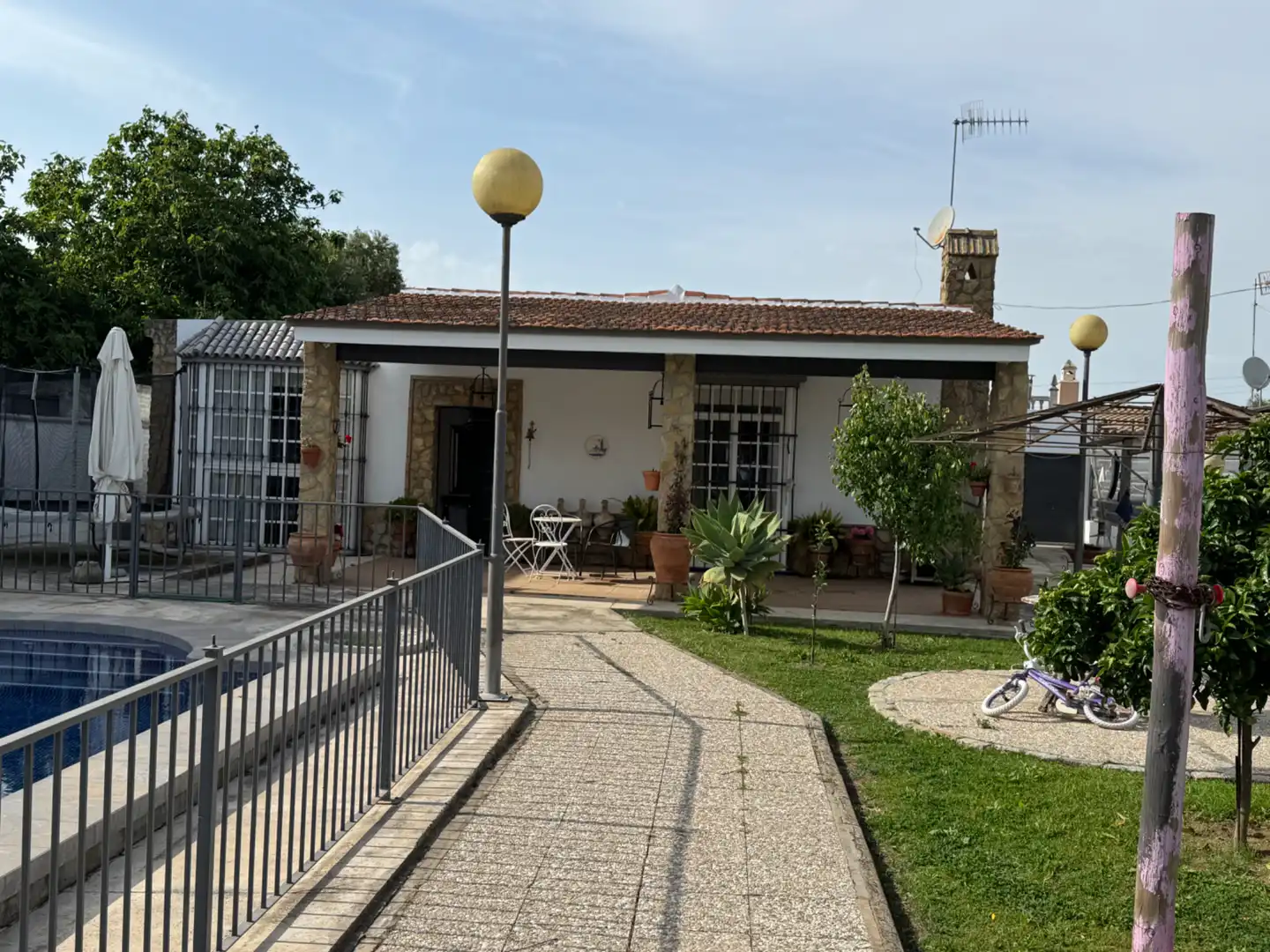 Exterior view of Houses for sale in Sanlúcar de Barrameda  with Air Conditioner, Heating and Private garden