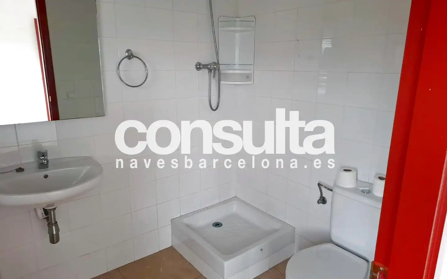Baño de Nave industrial de alquiler en Olesa de Montserrat