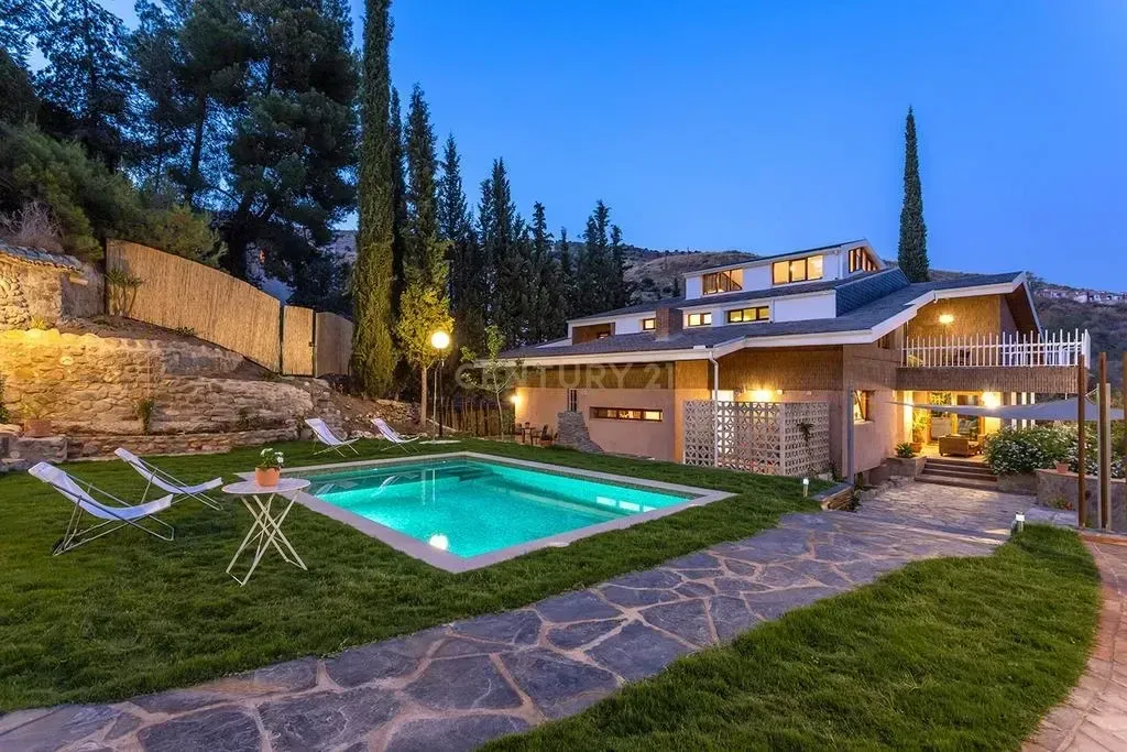 Jardí de Casa o xalet en venda en  Granada Capital amb Terrassa