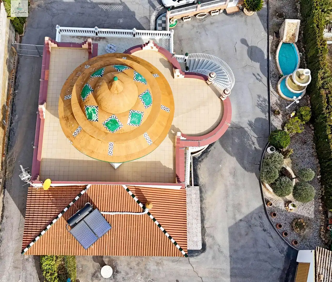 Vista exterior de Casa o xalet en venda en Loja amb Jardí privat, Terrassa i Traster