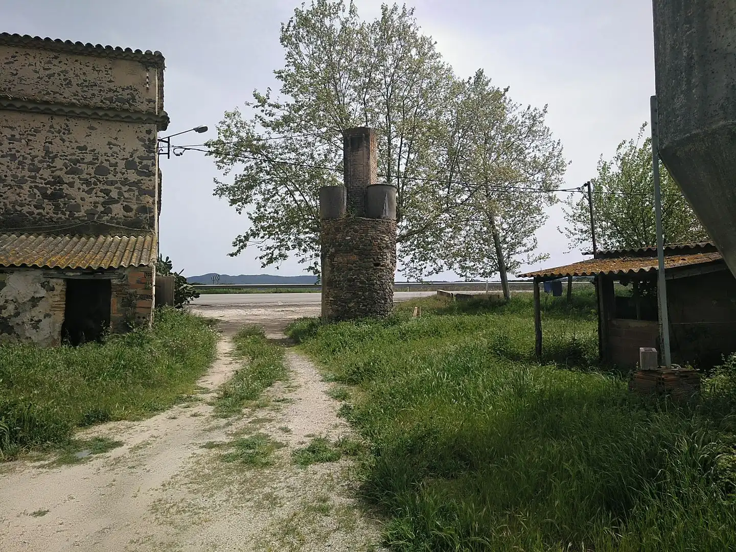 Casa rústica amb jardí en venda a nacional II 691, imagen 2