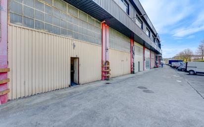 Vista exterior de Nau industrial en venda en Irun 