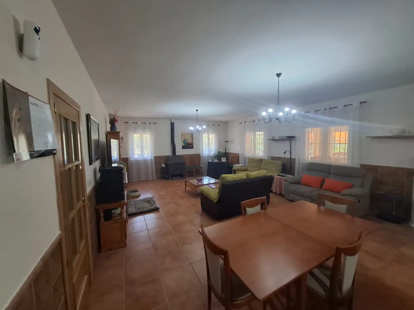 Sala d'estar de Finca rústica en venda en Fernán Caballero amb Aire condicionat, Calefacció i Traster