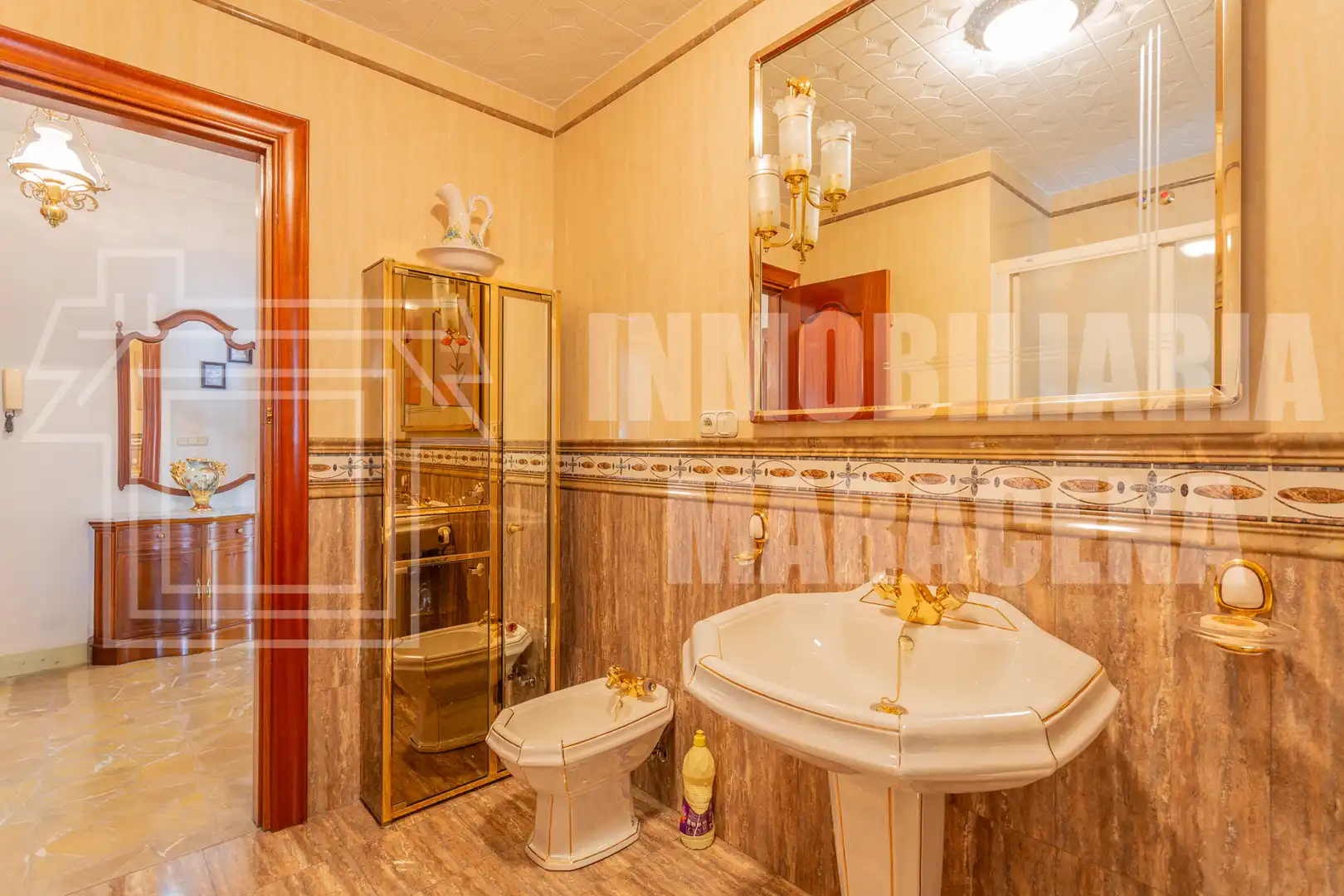 Bathroom of Houses for sale in Granada  with Air Conditioner, Terrace and Oven