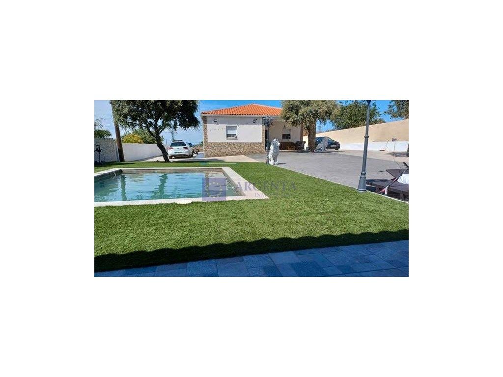 Piscina de Casa o xalet en venda en Cáceres Capital amb Piscina i Moblat