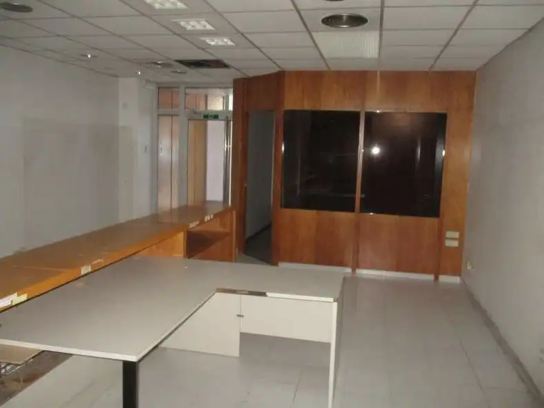 Local commercial à louer à Av Cataluña, imagen 6