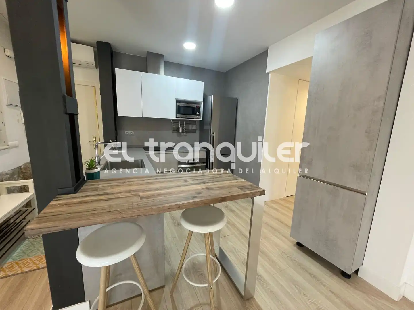 Cuina de Pis de lloguer en Madrid amb Aire condicionat, Parquet i Moblat