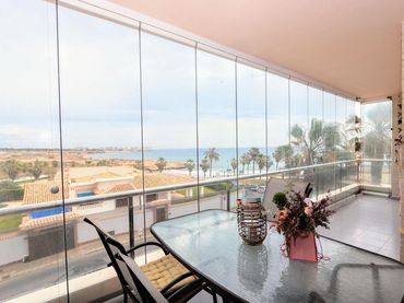 Appartement compact avec piscine à vendre à Orihuela Costa
