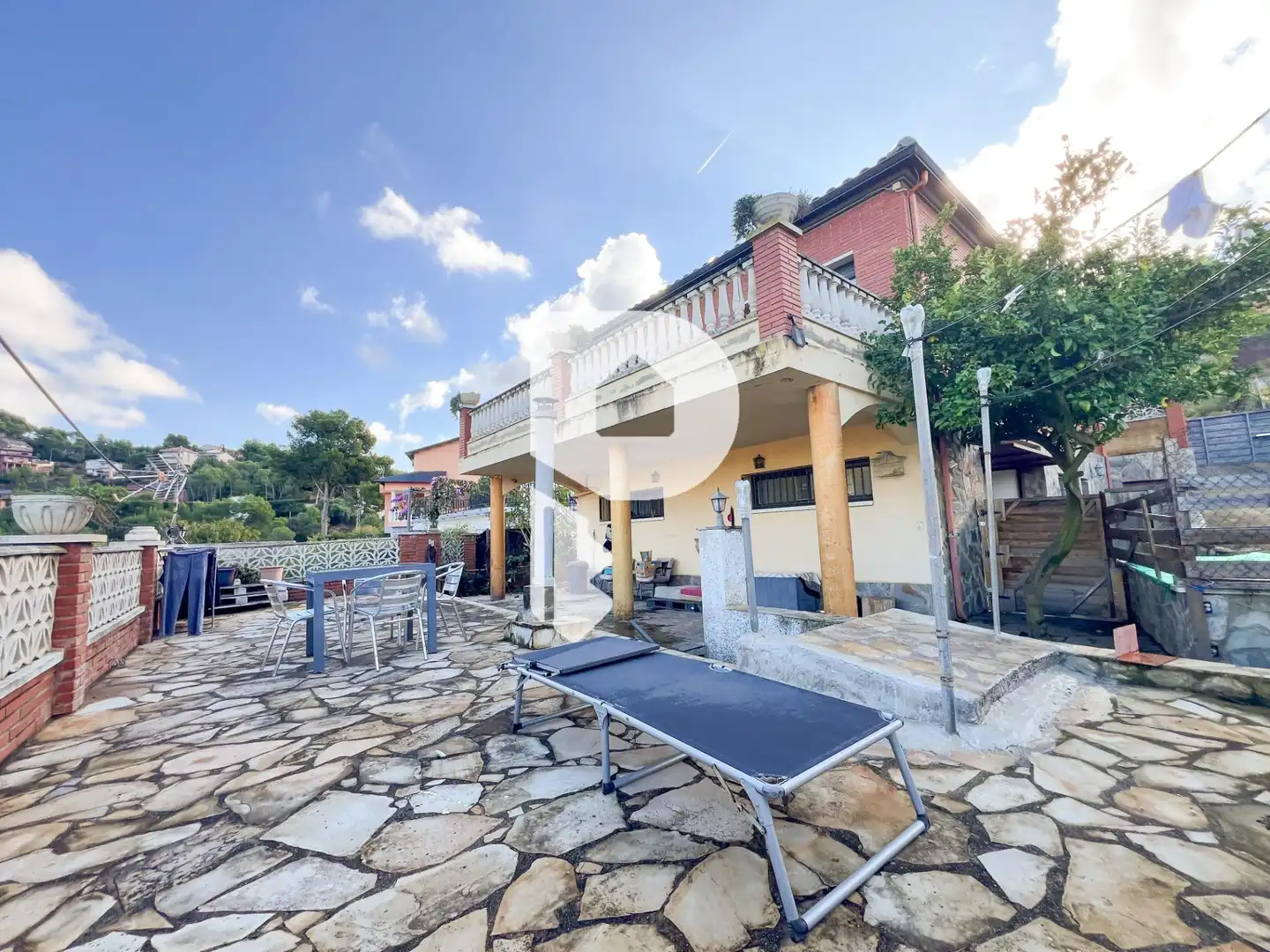 Vista exterior de Casa o xalet en venda en Vallirana amb Aire condicionat, Calefacció i Jardí privat