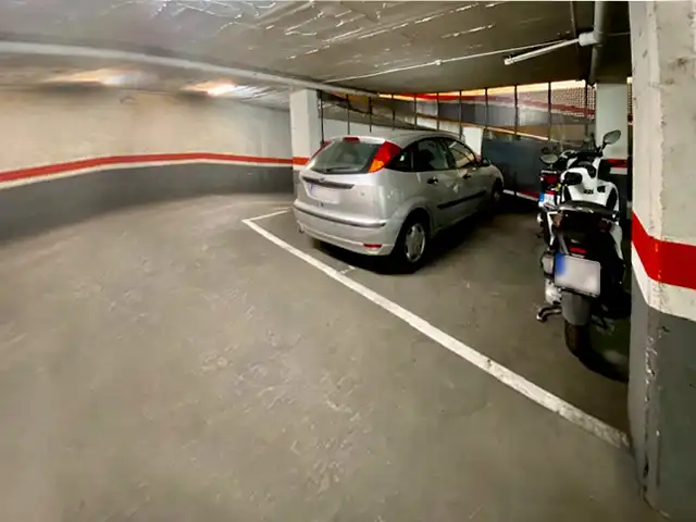 Einzelparkplatz zur Miete in Carrer d'Elkano 19, imagen 4