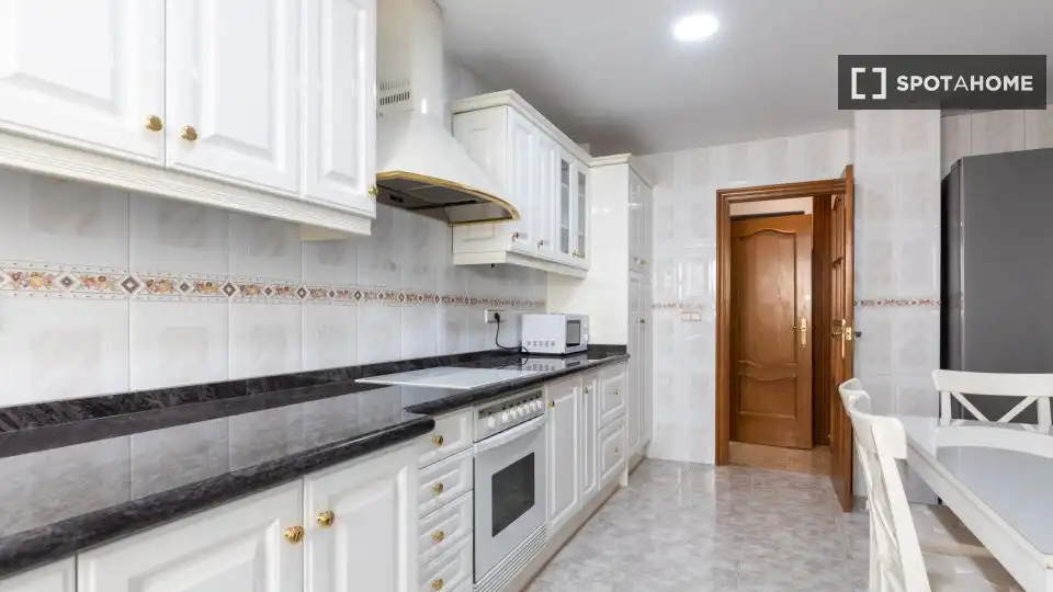 Room in Russafa