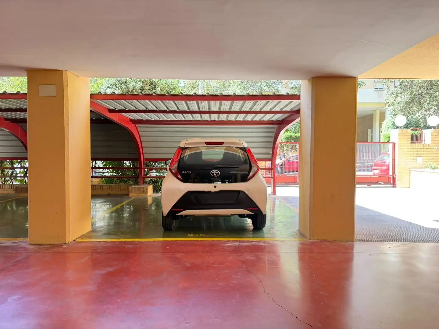 Parking de Piso de alquiler en Alicante / Alacant con Aire acondicionado, Amueblado y Piscina comunitaria