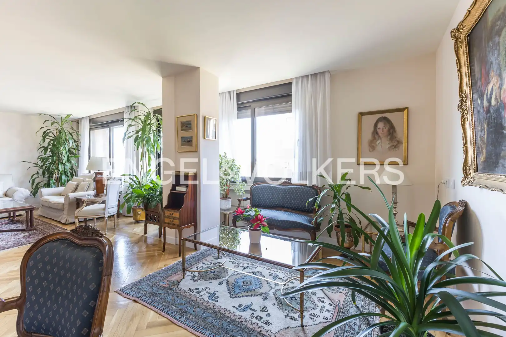 Wohnzimmer von Wohnung zum Verkauf in Madrid mit Klimaanlage, Heizung und Parkett