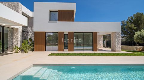 Se vende villa moderna con acabados de lujo en Jávea